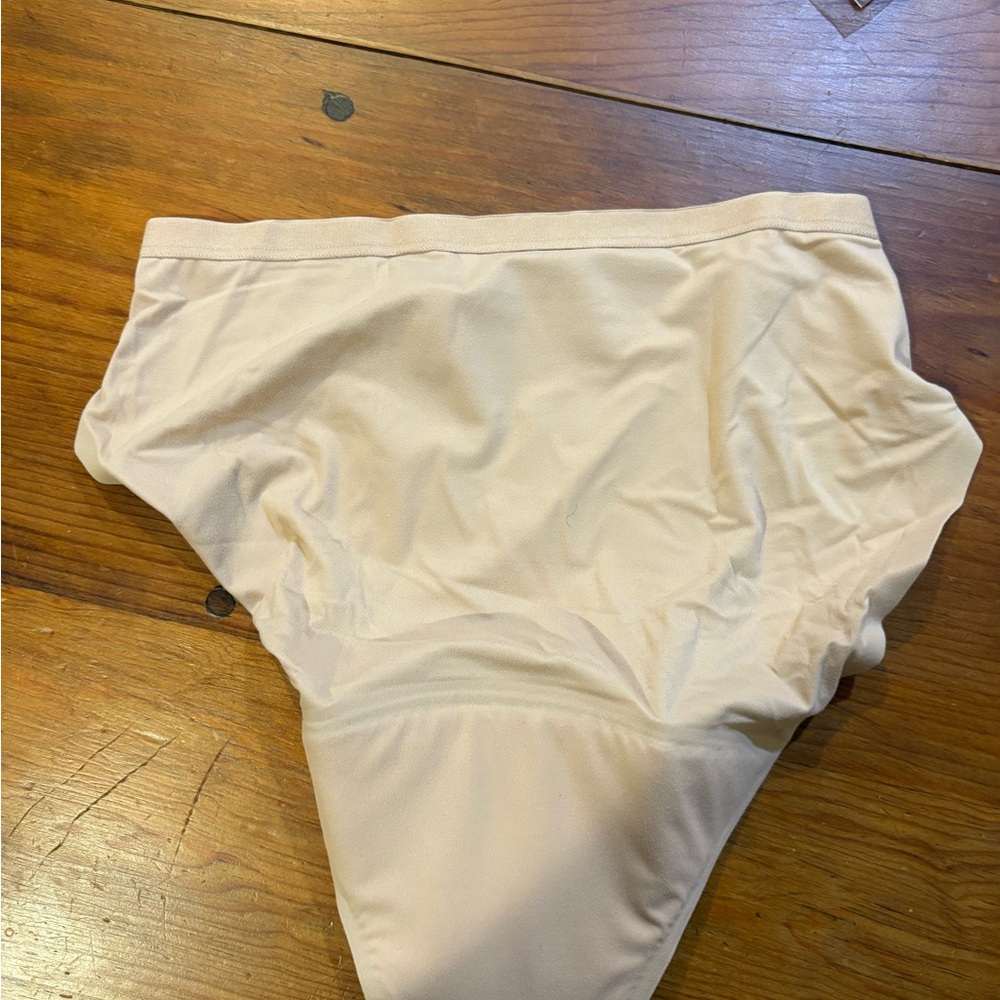 Bundle Of 3 Icon Women’s French Cut Absorbency Leakproof Size Medium Beige - Picture 5 of 6